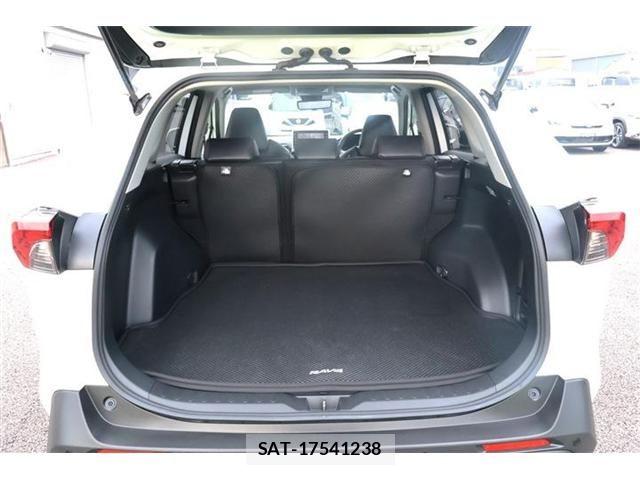 Toyota RAV4 2021-07 8075298-12