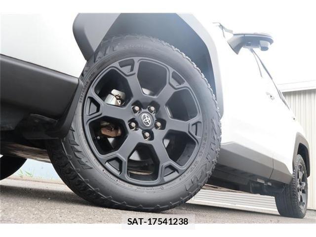 Toyota RAV4 2021-07 8075298-15