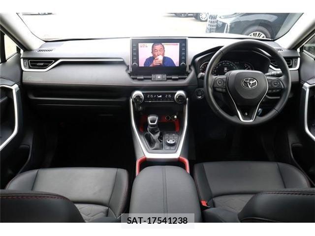 Toyota RAV4 2021-07 8075298-1