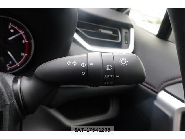 Toyota RAV4 2021-07 8075298-25