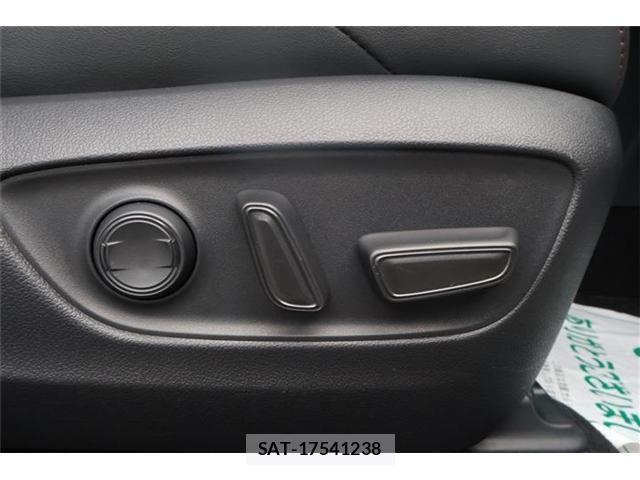 Toyota RAV4 2021-07 8075298-26