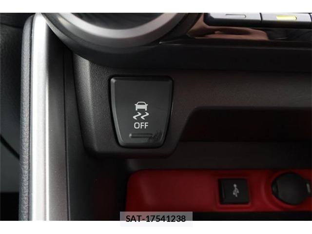 Toyota RAV4 2021-07 8075298-7