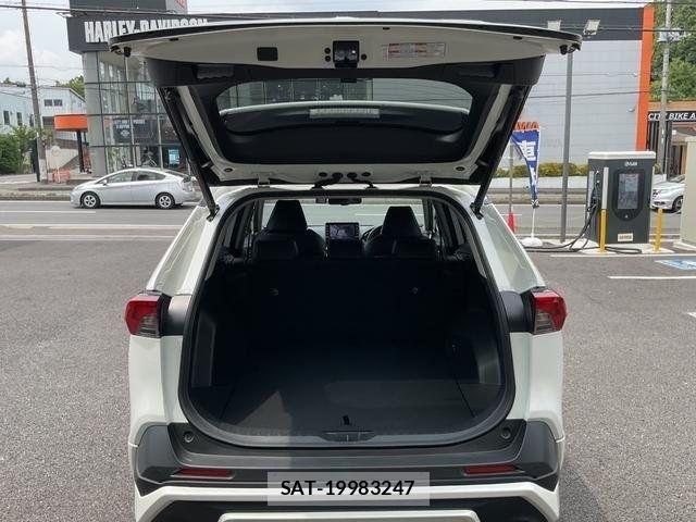 Toyota RAV4 2021-09 8075311-9