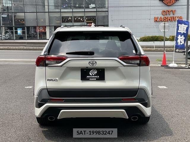 Toyota RAV4 2021-09 8075311-4