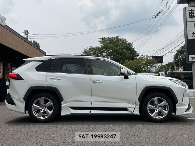 Toyota RAV4 2021-09 8075311-6