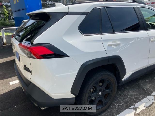 Toyota RAV4 2021-04 8101524-2