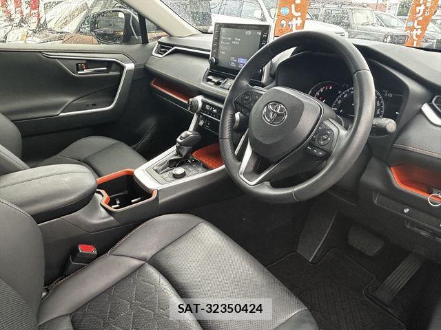 Toyota RAV4 2022-05 8101506-11