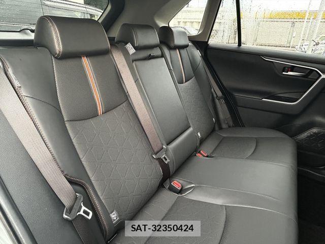 Toyota RAV4 2022-05 8101506-13