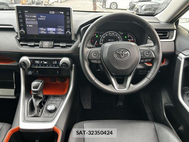 Toyota RAV4 2022-05 8101506-18