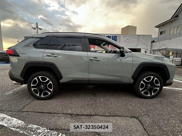 Toyota RAV4 2022-05 8101506-3