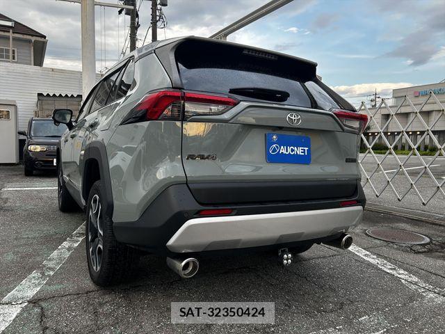 Toyota RAV4 2022-05 8101506-6