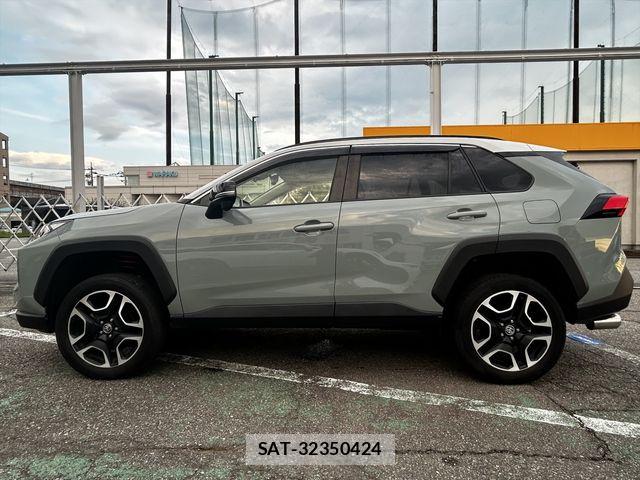 Toyota RAV4 2022-05 8101506-7