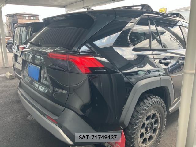 Toyota RAV4 2020-03 8101532-4