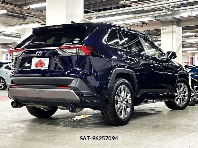 Toyota RAV4 2020-03 8101521-2