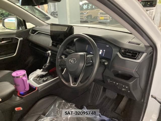 Toyota RAV4 2022-12 8101512-13