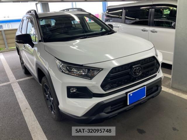 Toyota RAV4 2022-12 8101512-1