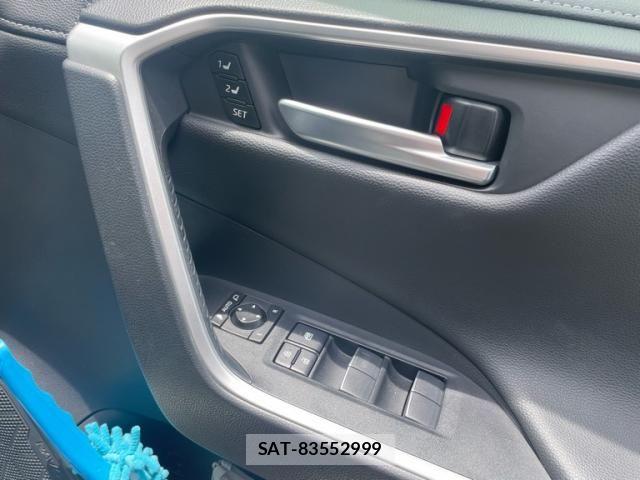 Toyota RAV4 2019-11 8101530-11