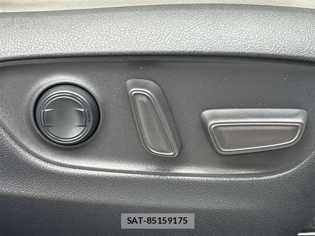 Toyota RAV4 2019-07 8101539-9