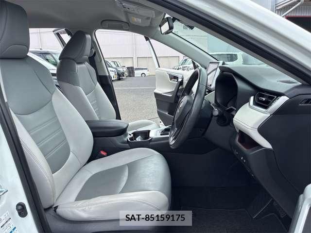 Toyota RAV4 2019-07 8101539-11