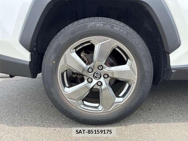 Toyota RAV4 2019-07 8101539-16
