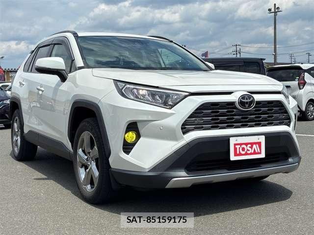 Toyota RAV4 2019-07 8101539-23