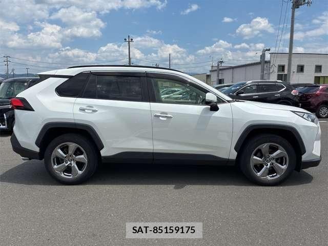 Toyota RAV4 2019-07 8101539-24