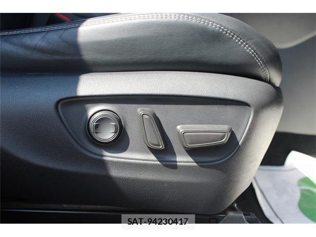 Toyota RAV4 2019-05 8101528-26