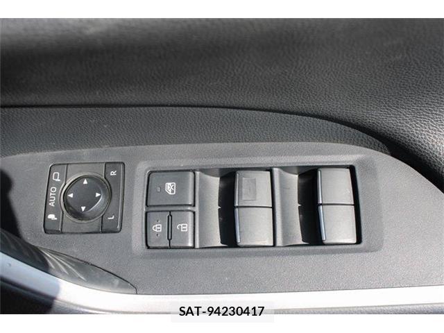 Toyota RAV4 2019-05 8101528-29