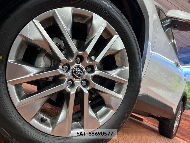 Toyota RAV4 2025-10 8101498-9