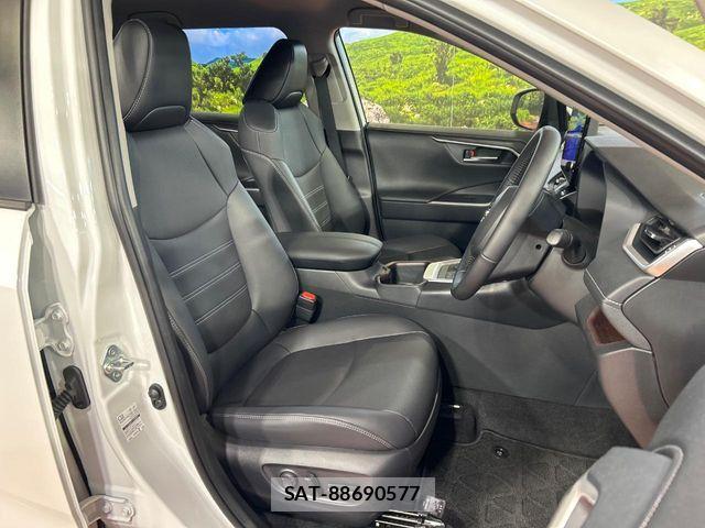 Toyota RAV4 2025-10 8101498-11