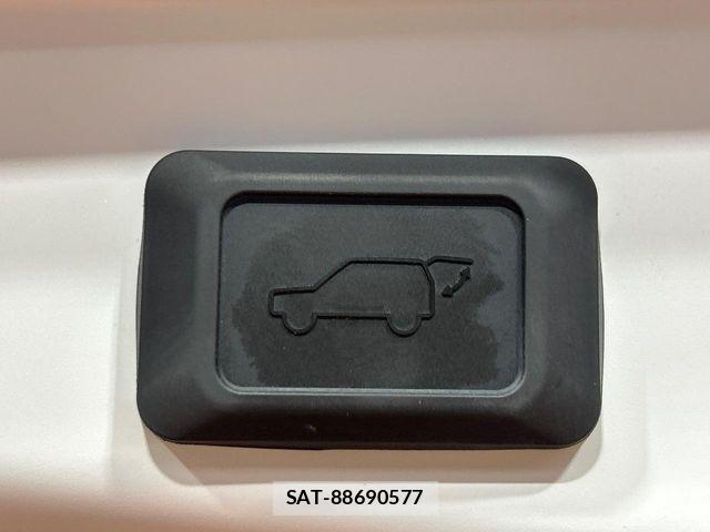 Toyota RAV4 2025-10 8101498-7