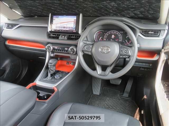 Toyota RAV4 2019-07 8132057-1