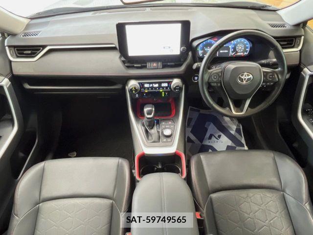 Toyota RAV4 2023-09 8132052-1