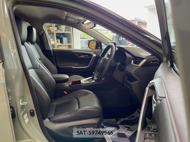 Toyota RAV4 2023-09 8132052-7