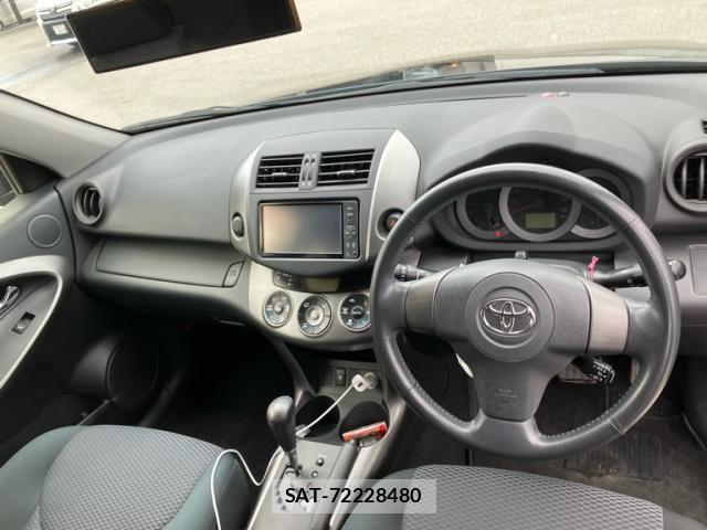 Toyota RAV4 2012-02 8132062-14