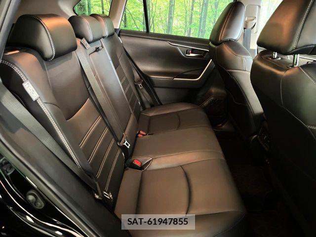 Toyota RAV4 2021-06 8132056-11