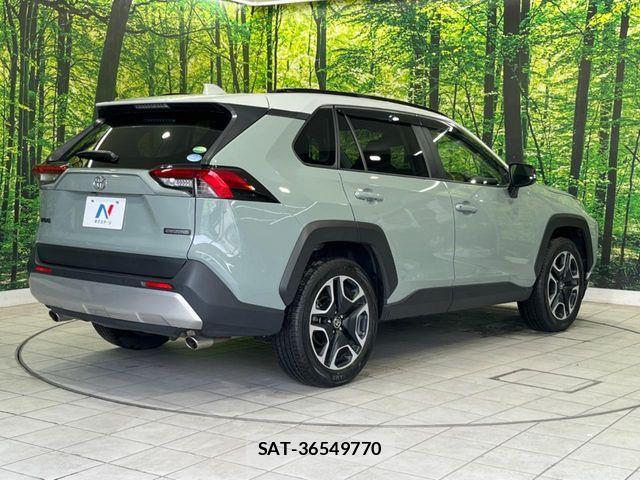 Toyota RAV4 2019-08 8132054-16