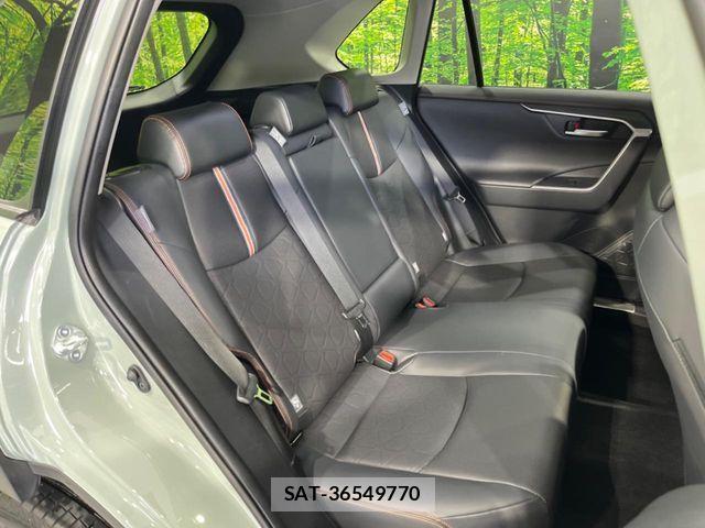 Toyota RAV4 2019-08 8132054-8