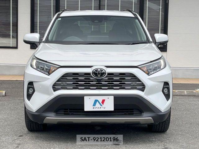 Toyota RAV4 2024-05 8146534-14