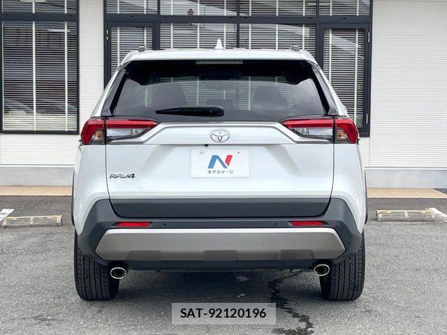 Toyota RAV4 2024-05 8146534-15