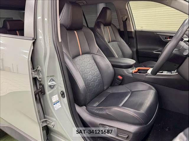 Toyota RAV4 2019-06 8146549-5