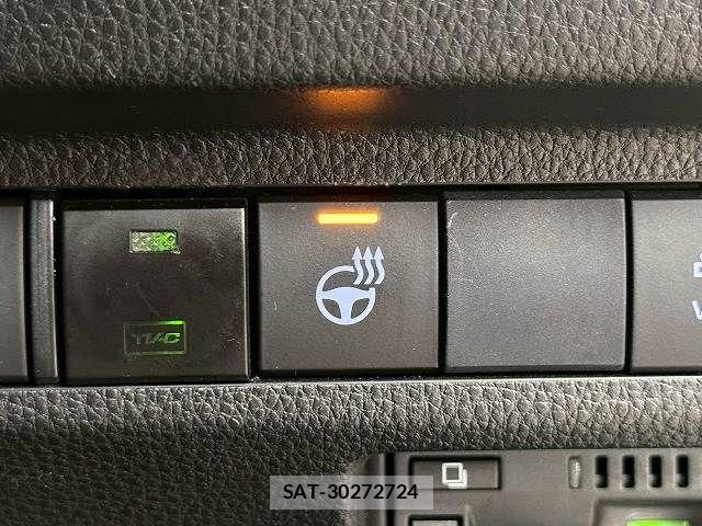 Toyota RAV4 2021-02 8146542-9