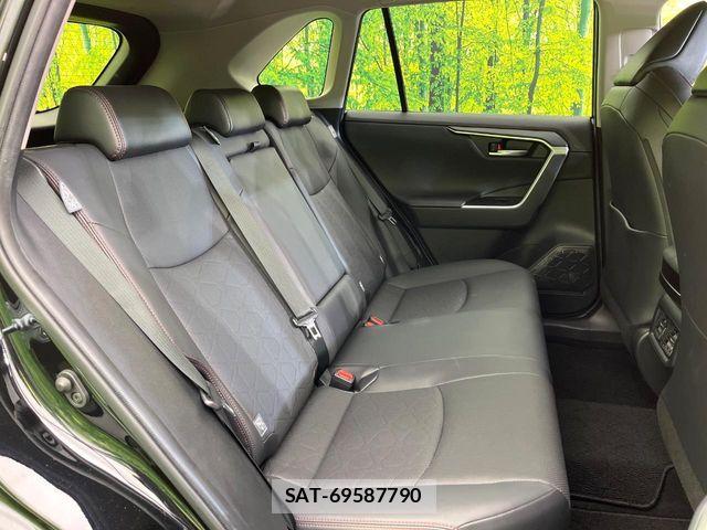 Toyota RAV4 2021-12 8146538-9