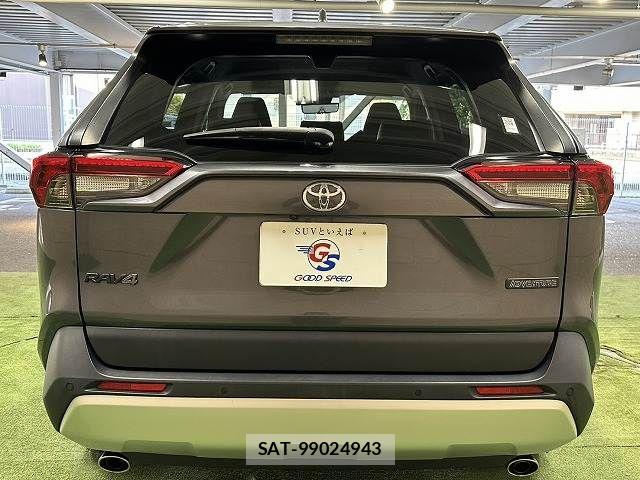 Toyota RAV4 2023-03 8146540-18