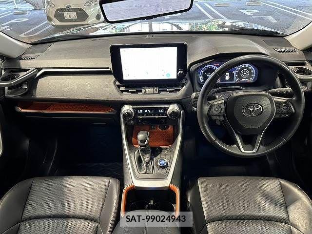Toyota RAV4 2023-03 8146540-2