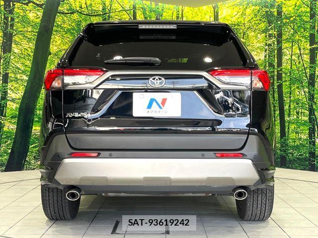 Toyota RAV4 2024-06 8146530-14