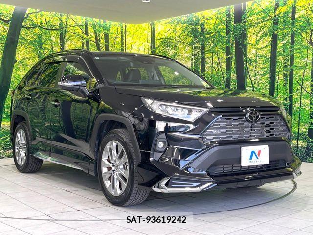 Toyota RAV4 2024-06 8146530-15