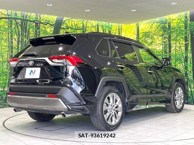 Toyota RAV4 2024-06 8146530-16