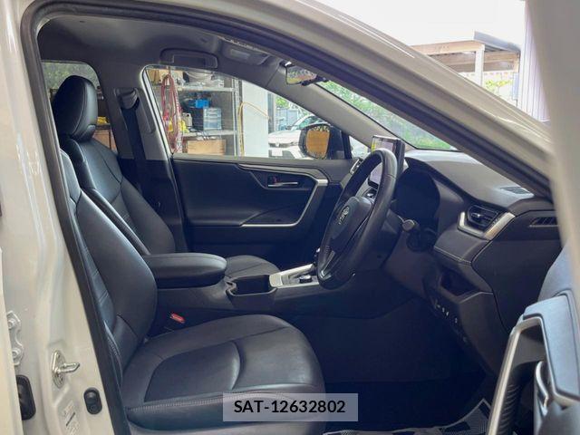 Toyota RAV4 2023-06 8146533-9