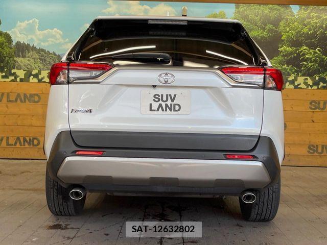Toyota RAV4 2023-06 8146533-15